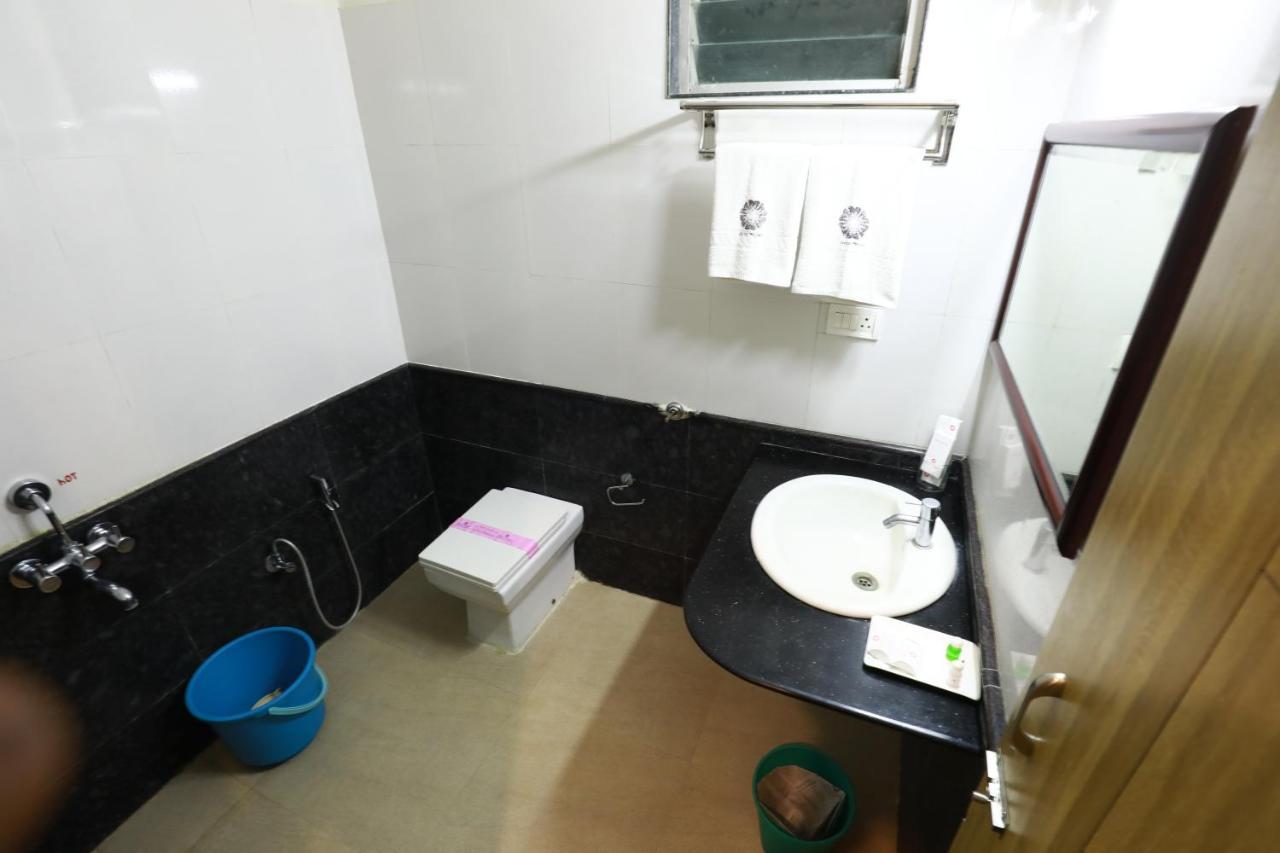 Hotel Mayas Tiruchirappalli Buitenkant foto