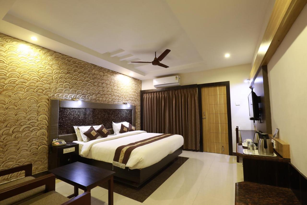 Hotel Mayas Tiruchirappalli Buitenkant foto