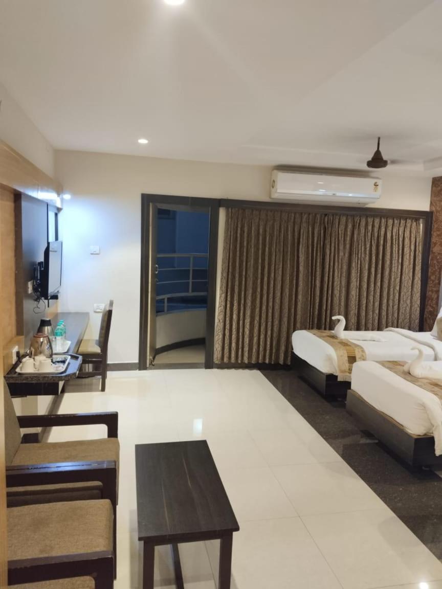 Hotel Mayas Tiruchirappalli Buitenkant foto