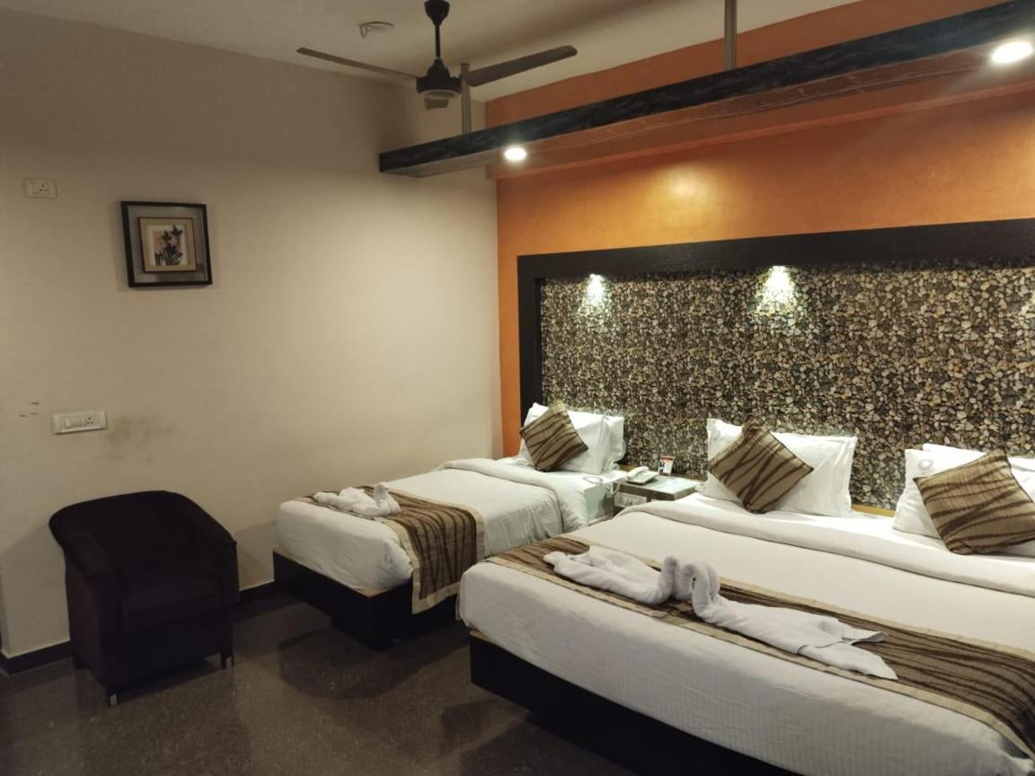 Hotel Mayas Tiruchirappalli Buitenkant foto