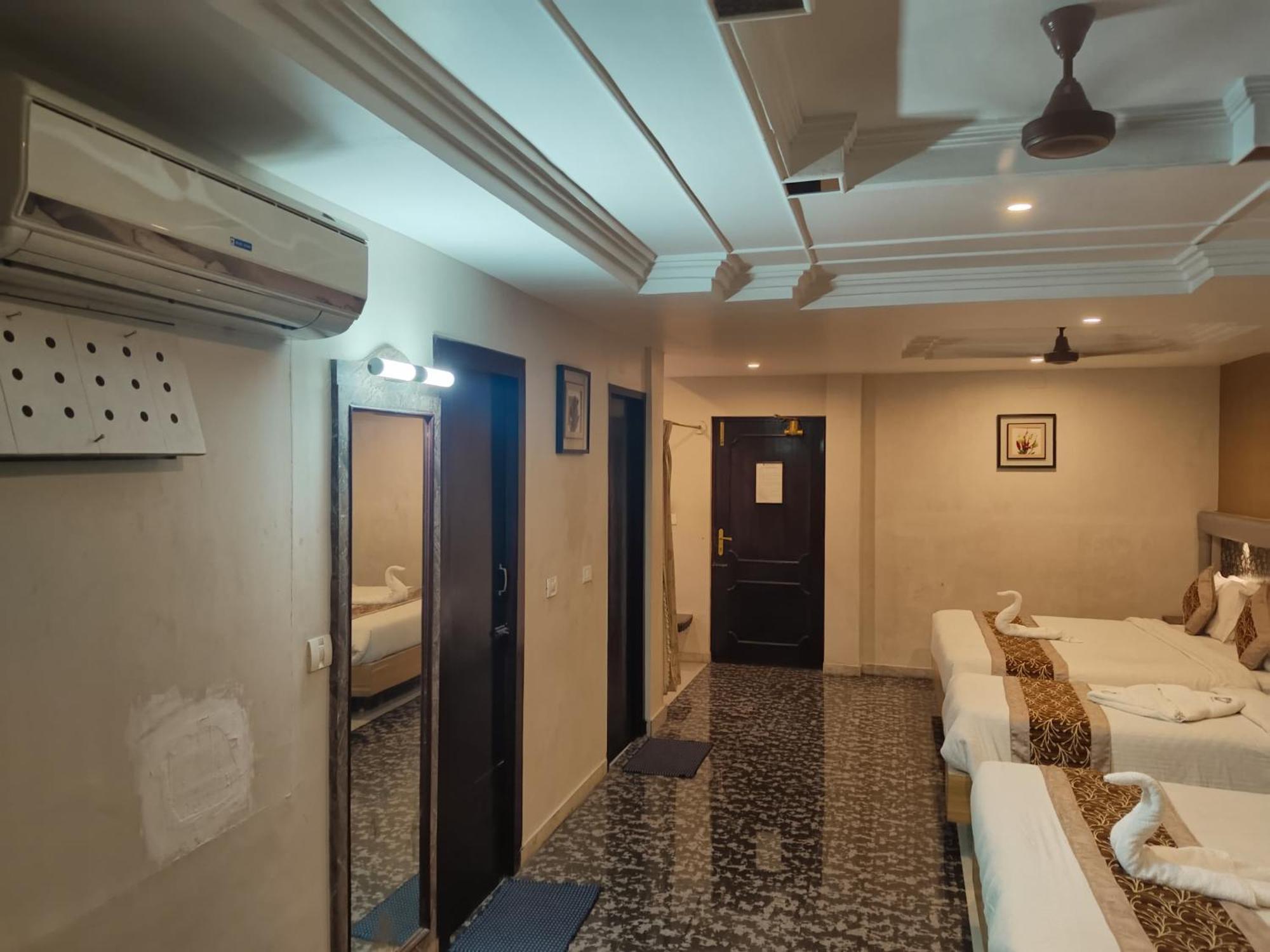 Hotel Mayas Tiruchirappalli Buitenkant foto