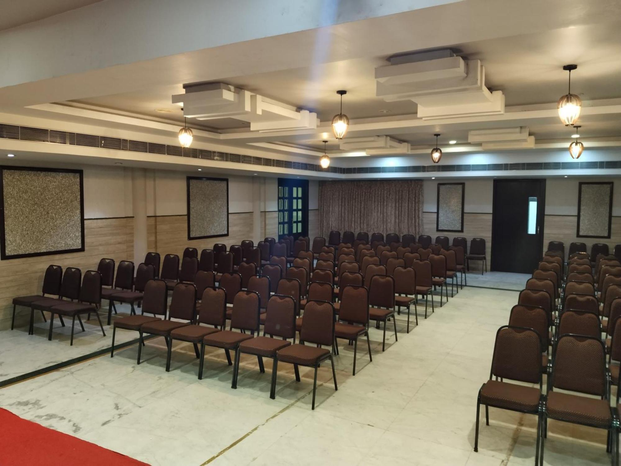 Hotel Mayas Tiruchirappalli Buitenkant foto