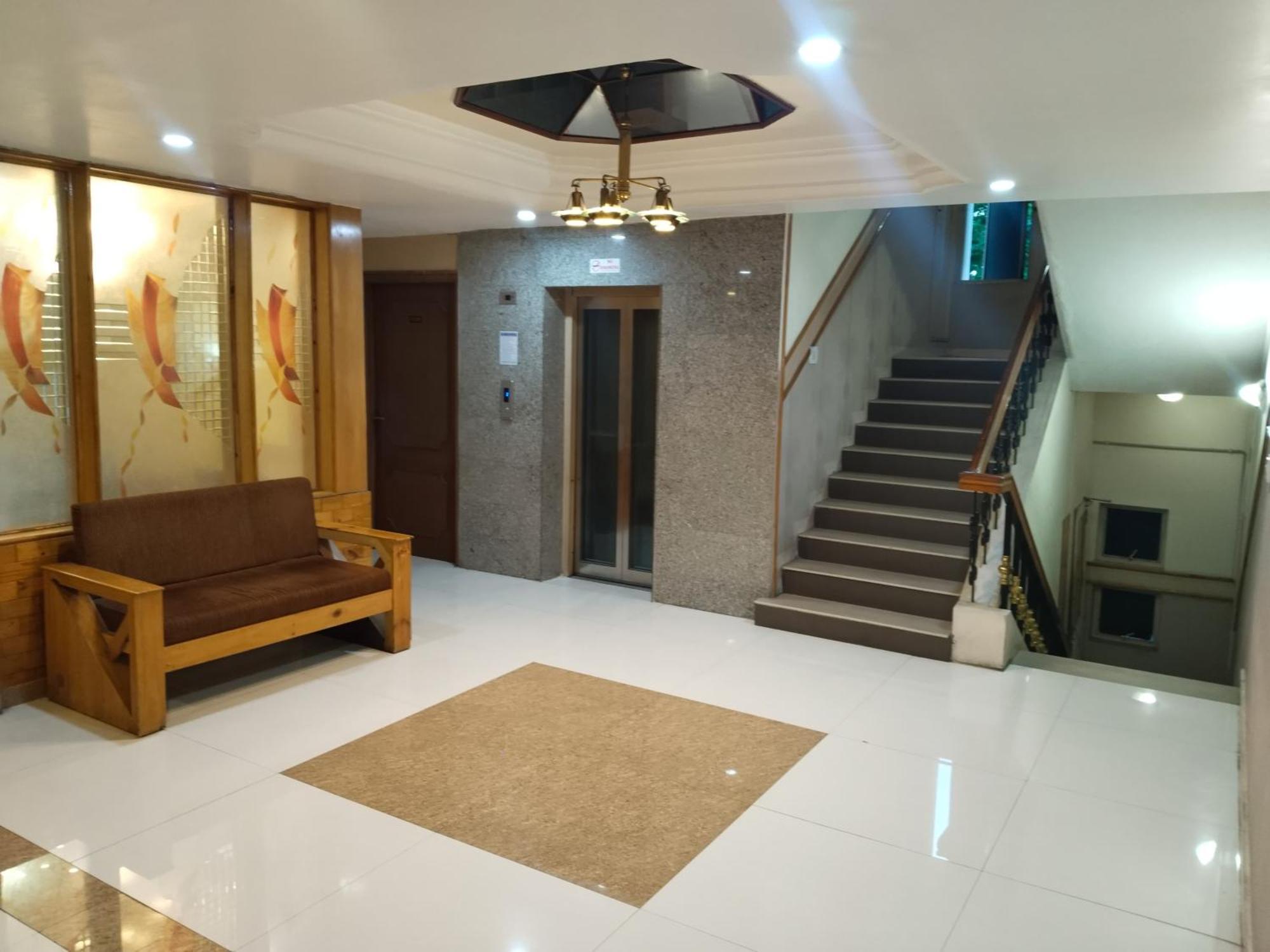 Hotel Mayas Tiruchirappalli Buitenkant foto