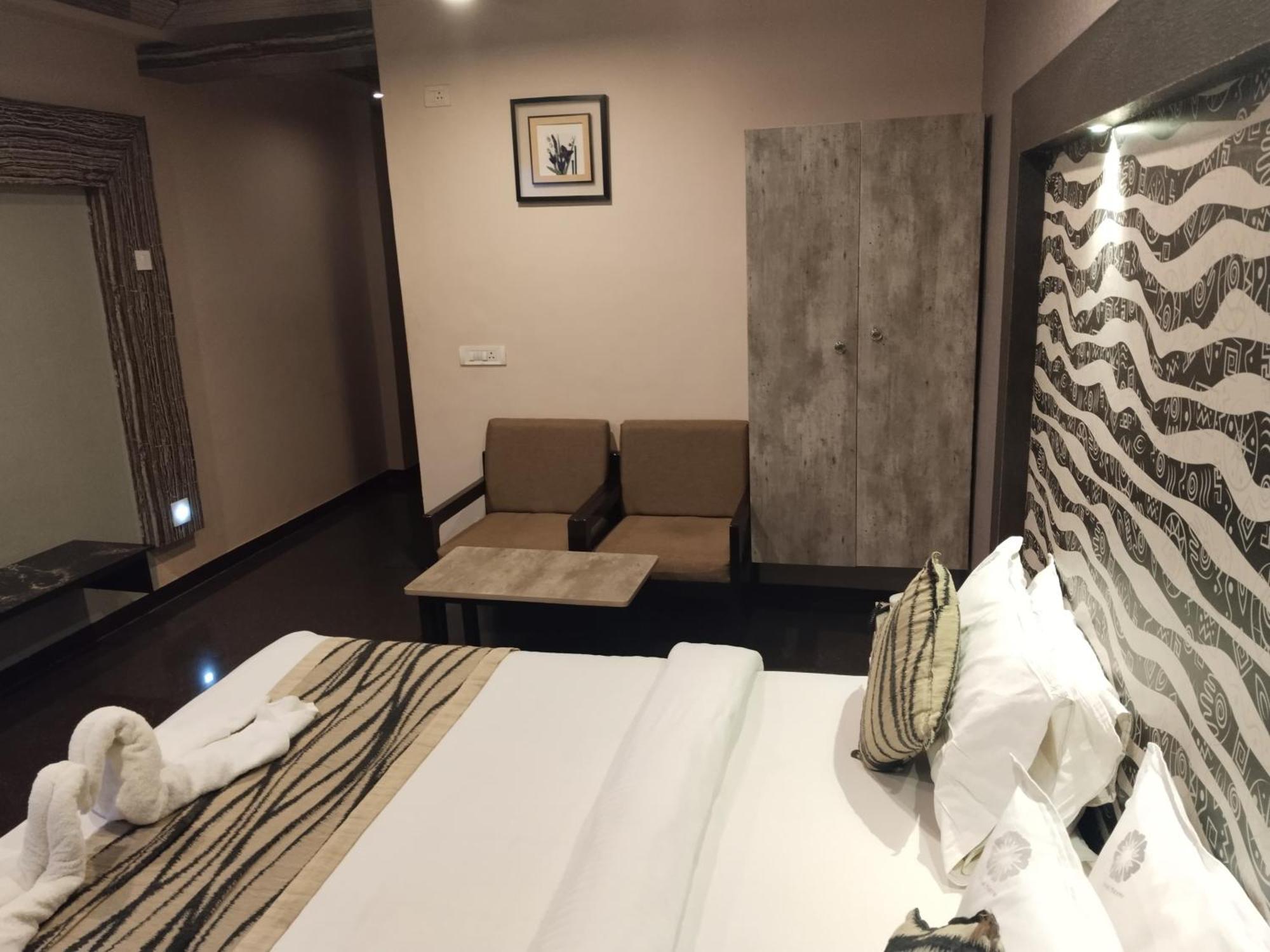 Hotel Mayas Tiruchirappalli Buitenkant foto
