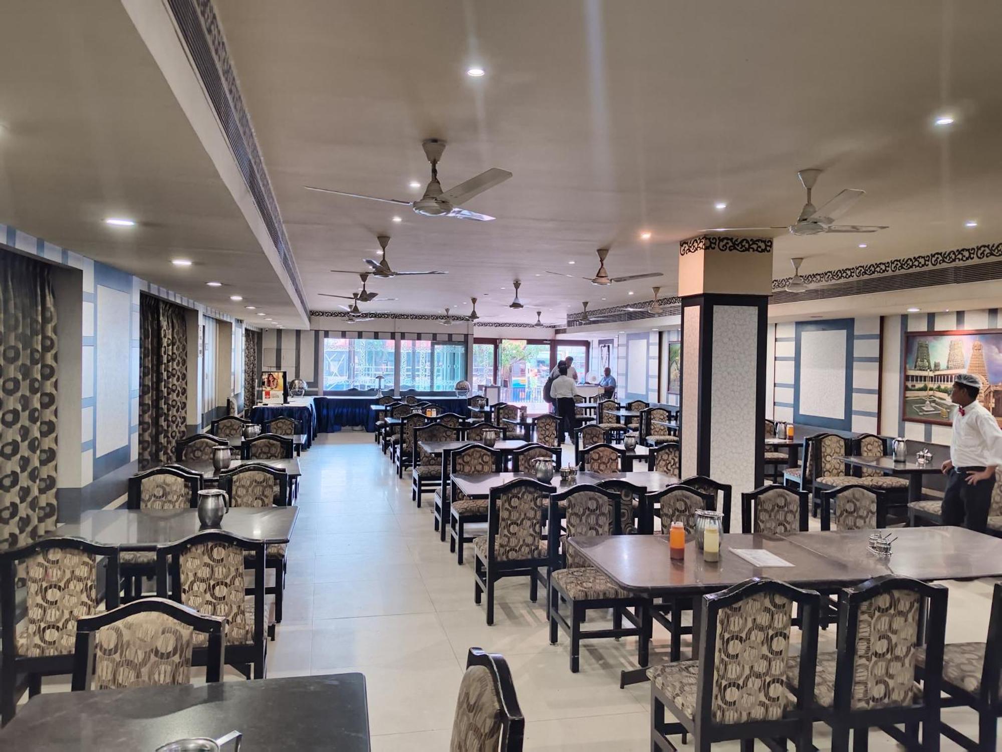 Hotel Mayas Tiruchirappalli Buitenkant foto