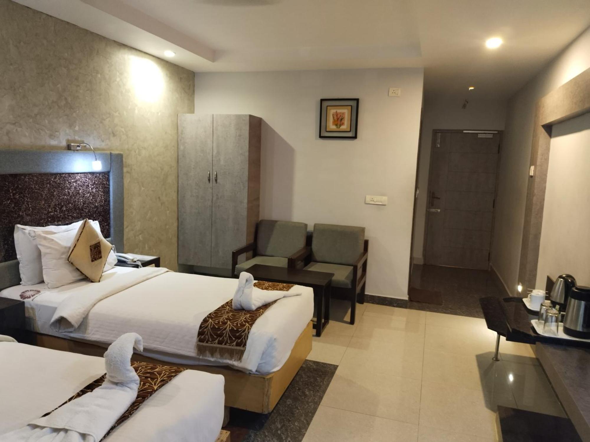 Hotel Mayas Tiruchirappalli Buitenkant foto