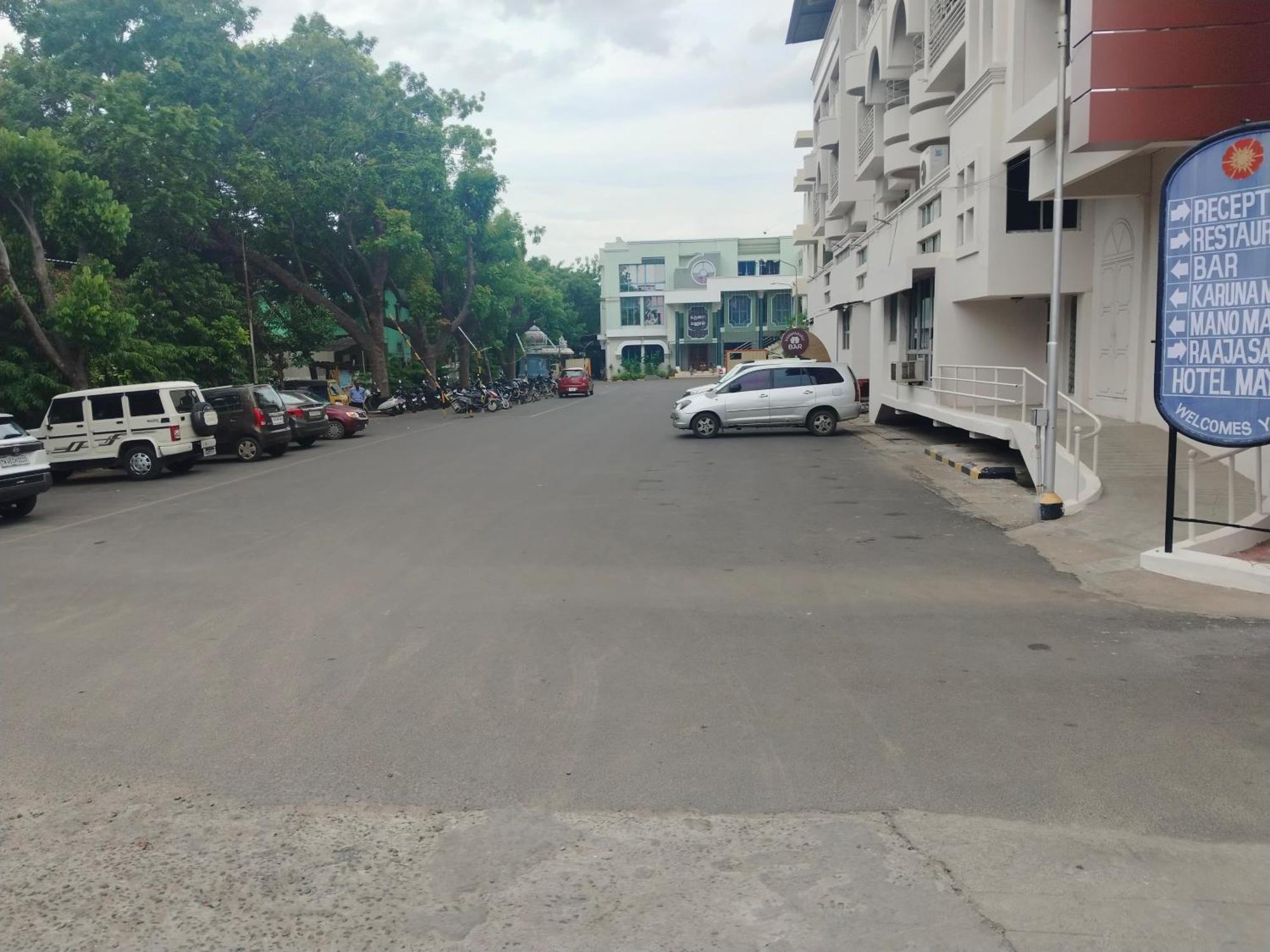 Hotel Mayas Tiruchirappalli Buitenkant foto