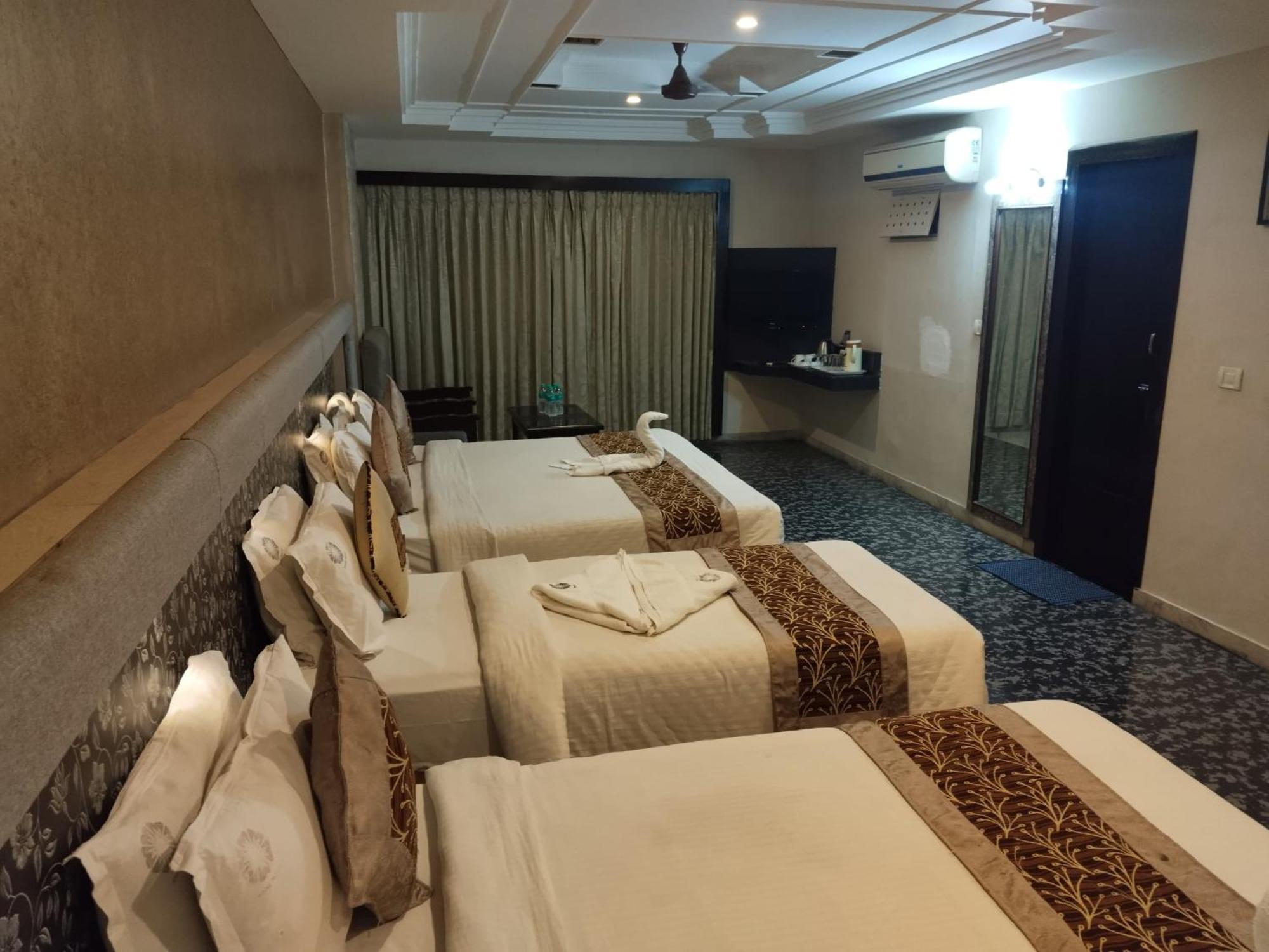Hotel Mayas Tiruchirappalli Buitenkant foto